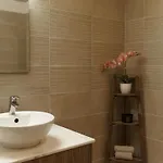 Halcyon Apartment *