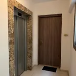 Halcyon Apartment *