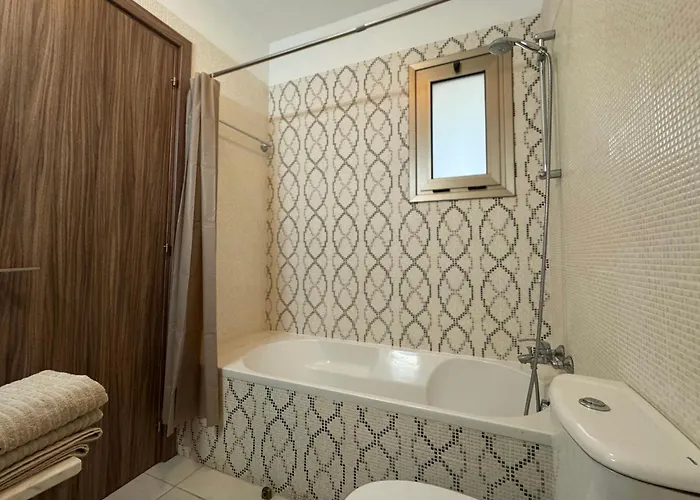 Halcyon Apartmán Larnaca