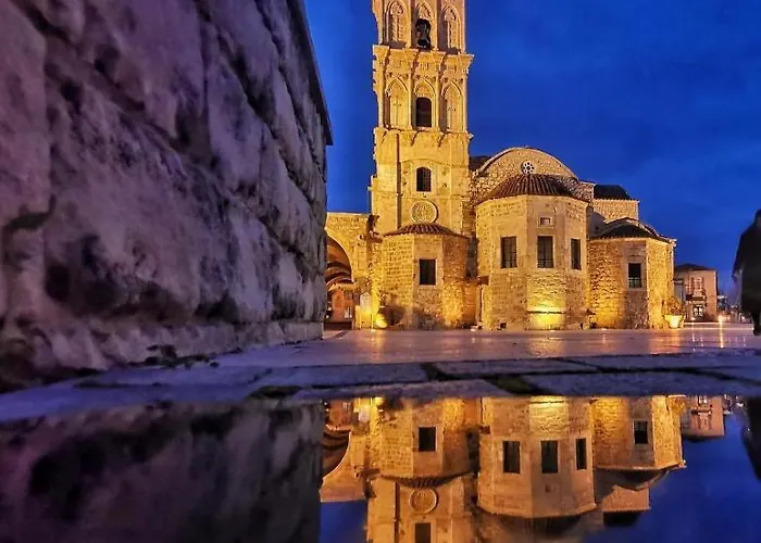 アパート Halcyon ラルナカ